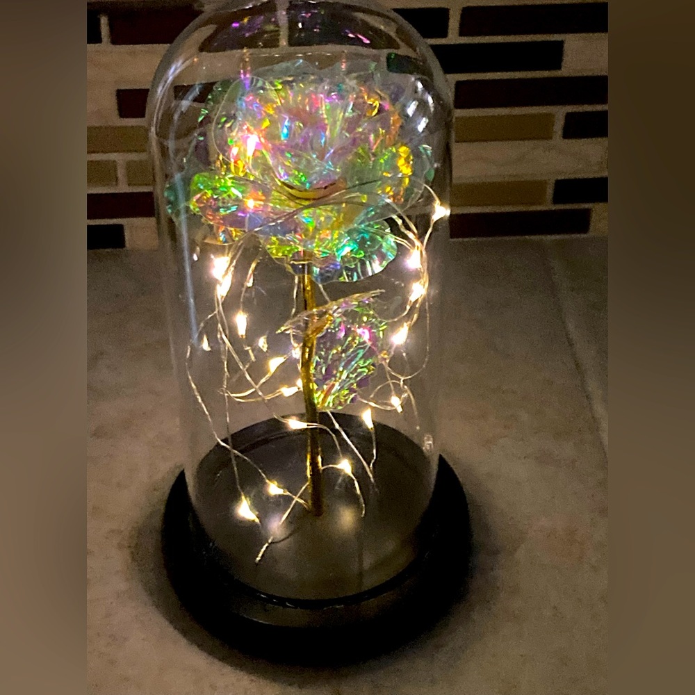 Flower light in glass dome